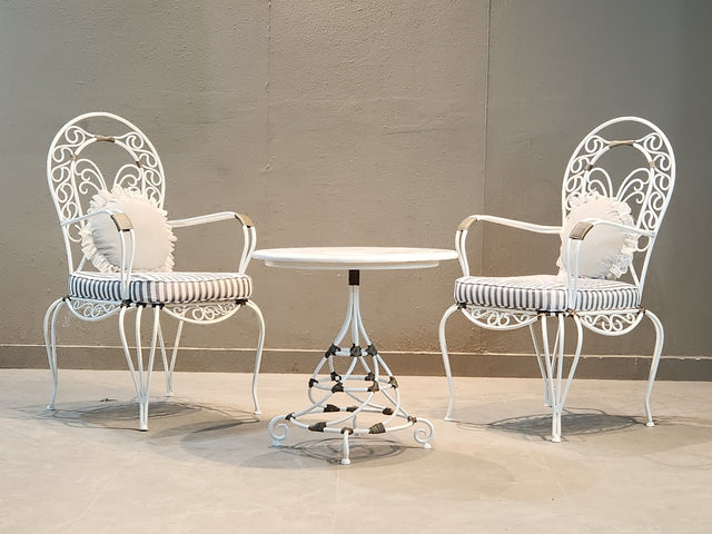 Regal Garden Table and Chair