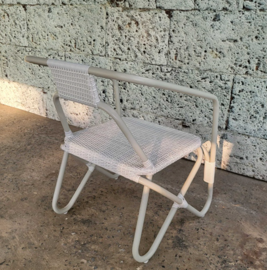 Tova Chair