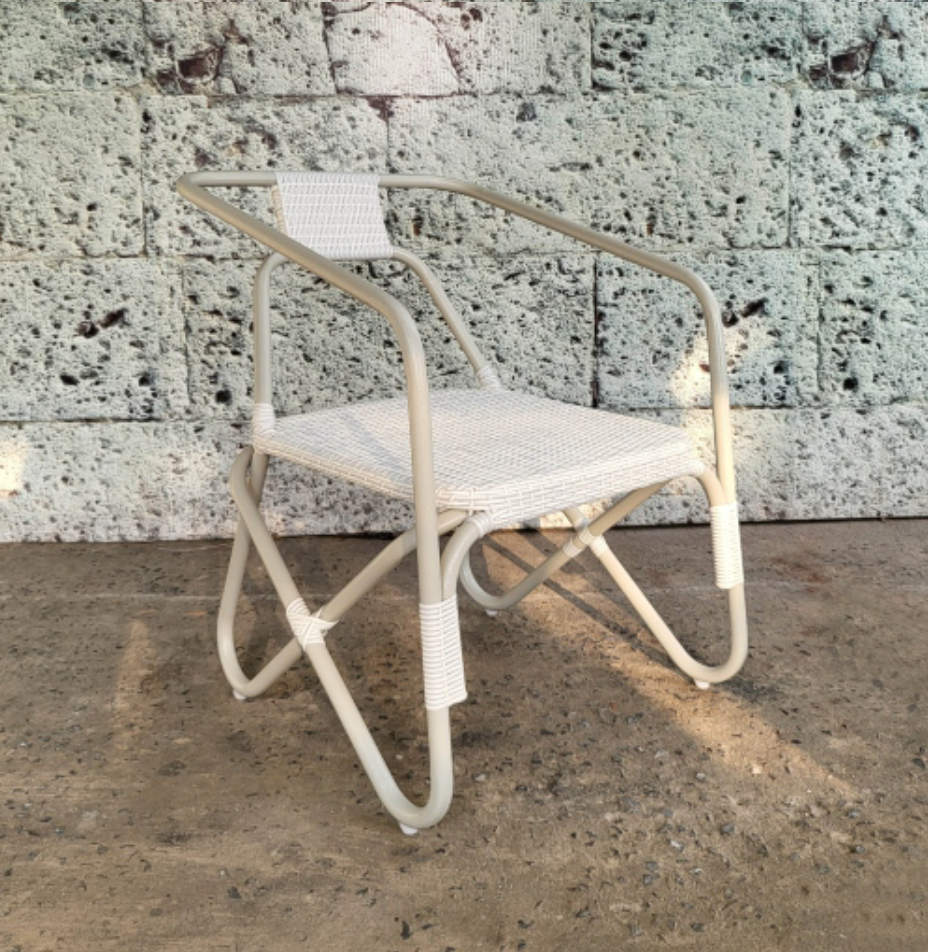 Tova Chair