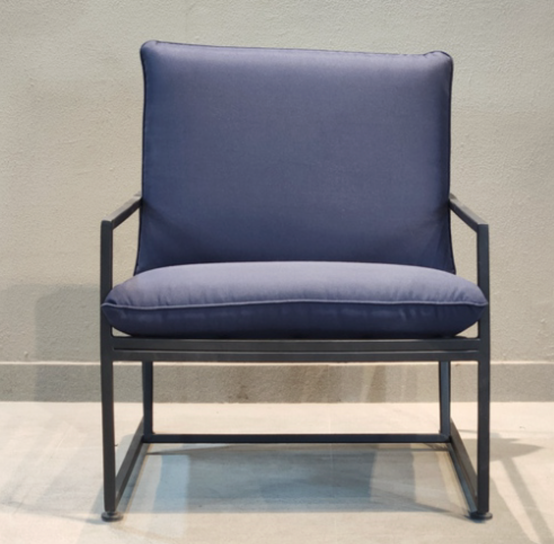 Ebon Table and Chair Set