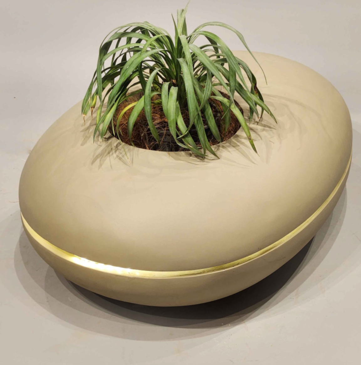 Pebble Planter with LED