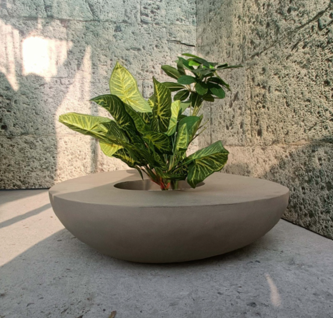 Navi Hemispheric Planter