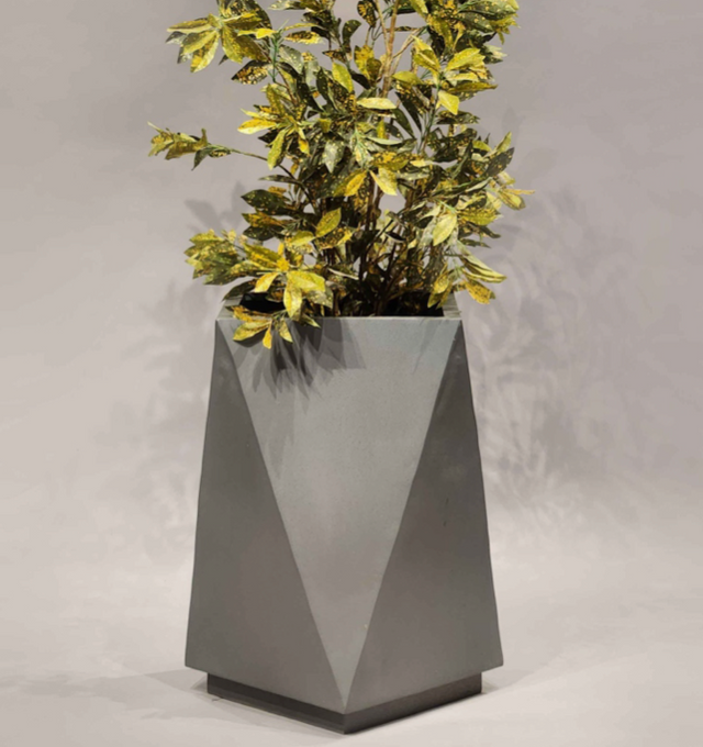 Trigon Planter