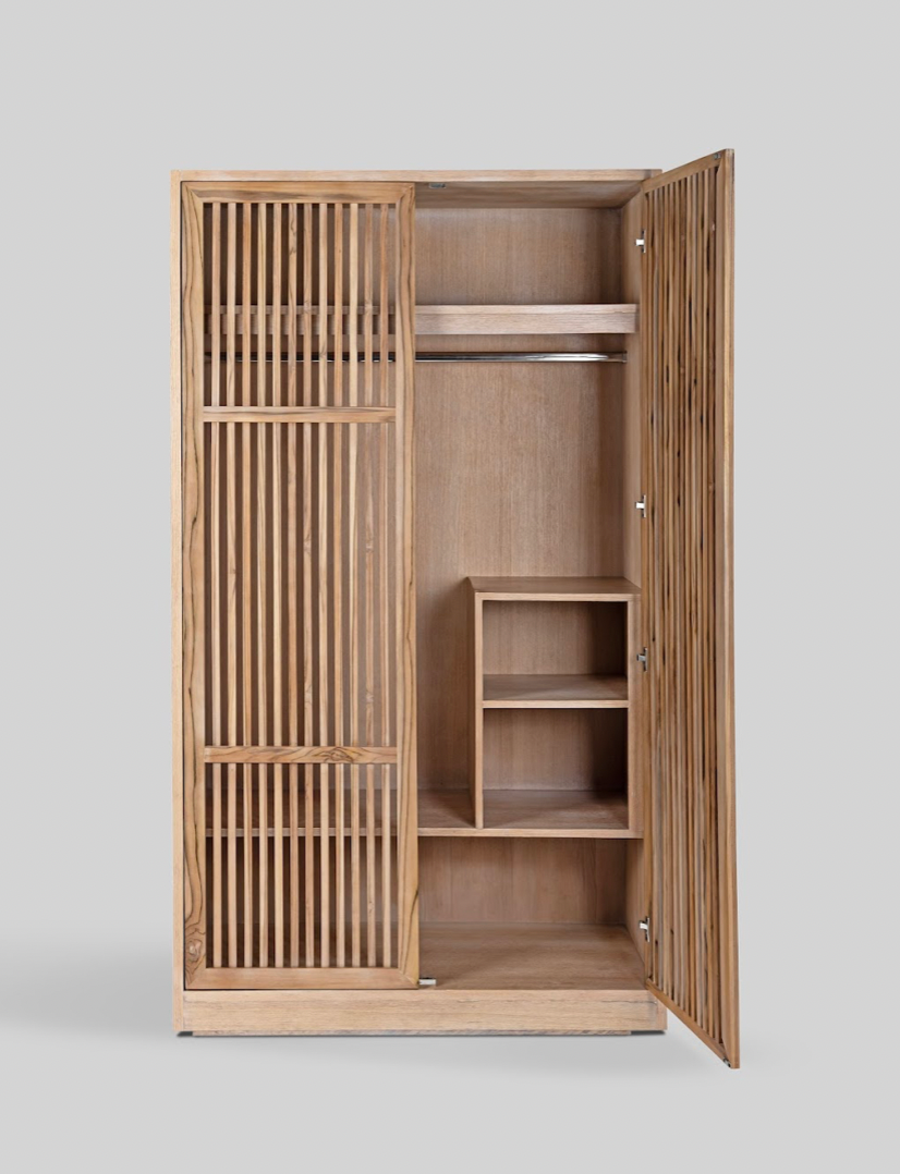 Aeris Wardrobe