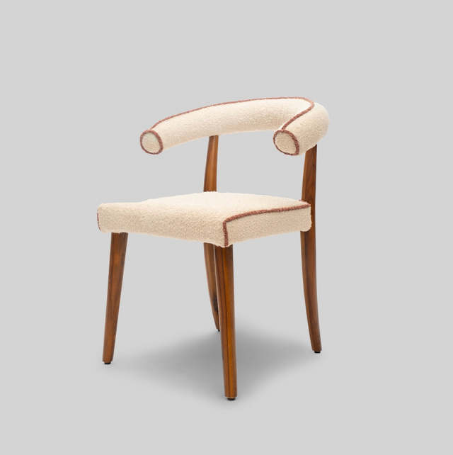 Mocha Mousse Bouclè Curva Chair