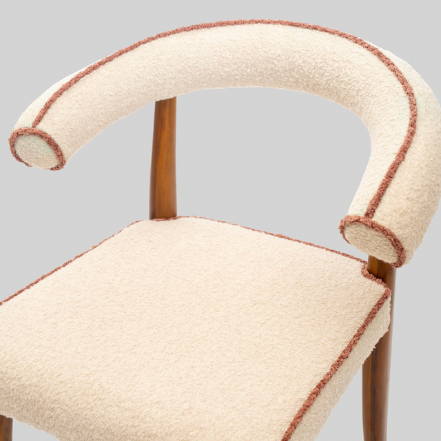 Mocha Mousse Bouclè Curva Chair