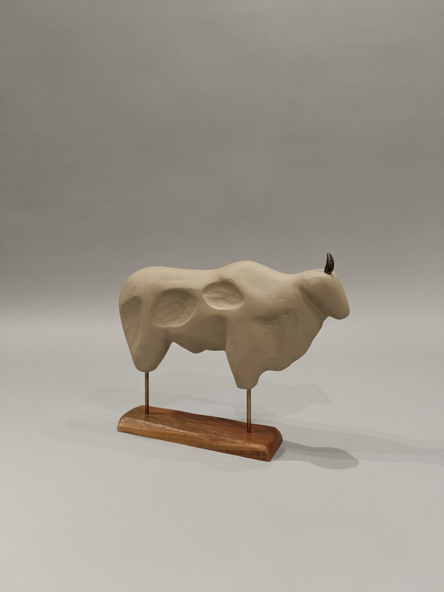 Vintage Bull Sculpture - Decor - Bareeki