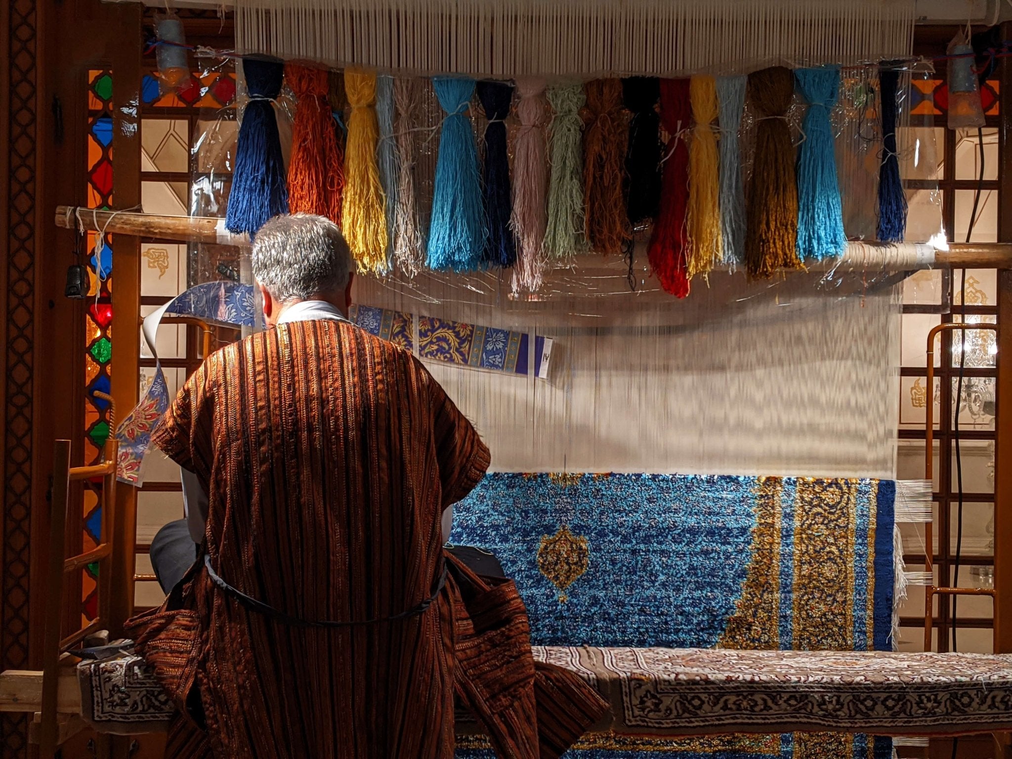 Hand-Knotted vs Hand-Tufted Rugs: What's the Difference?