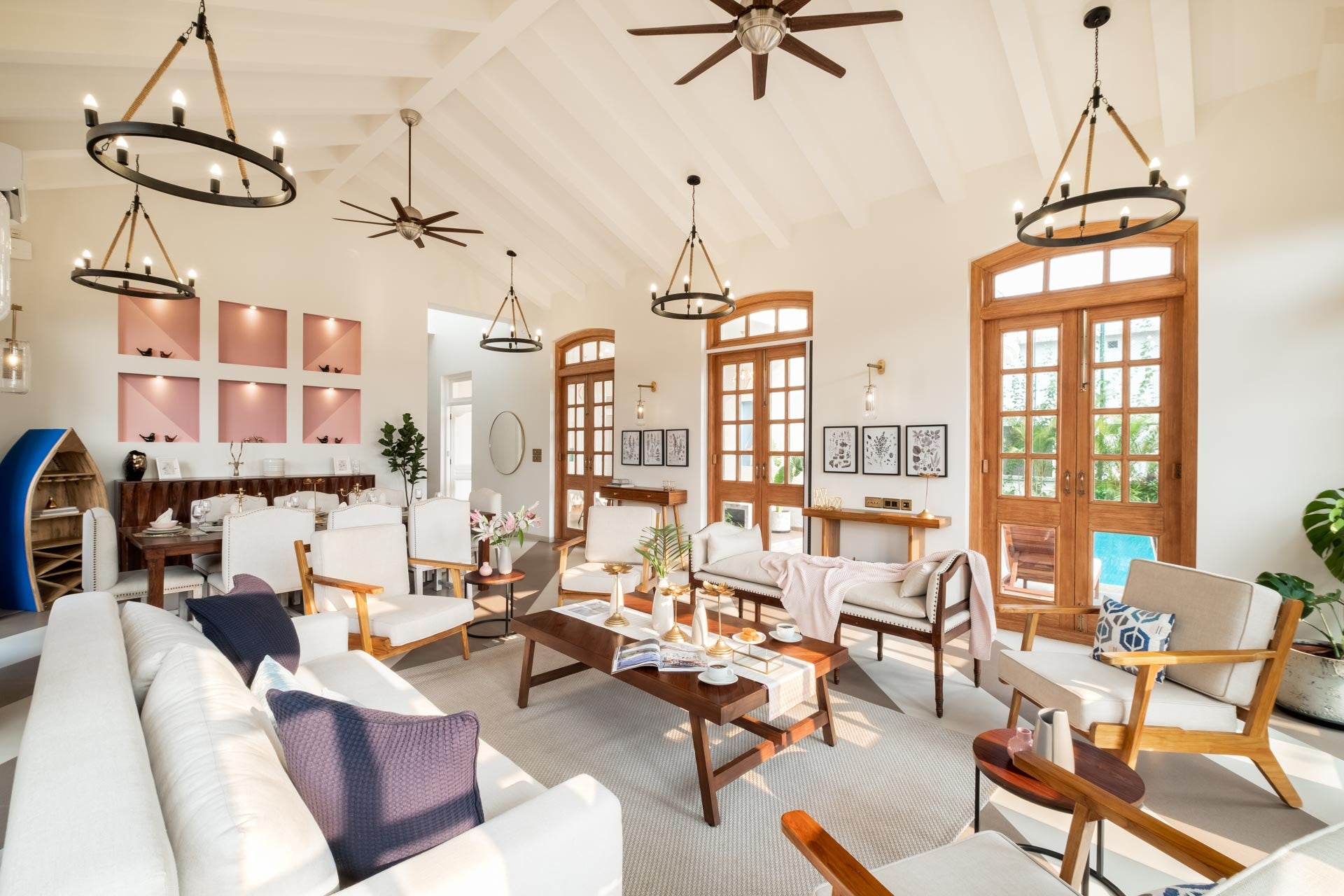 02_Living_Area_1.jpg