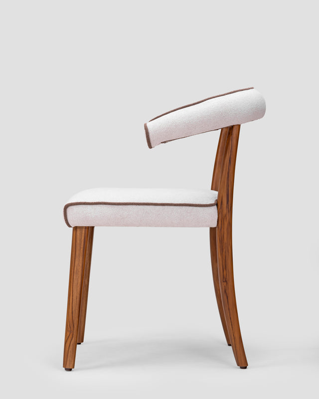 Bouclè Curva Chair