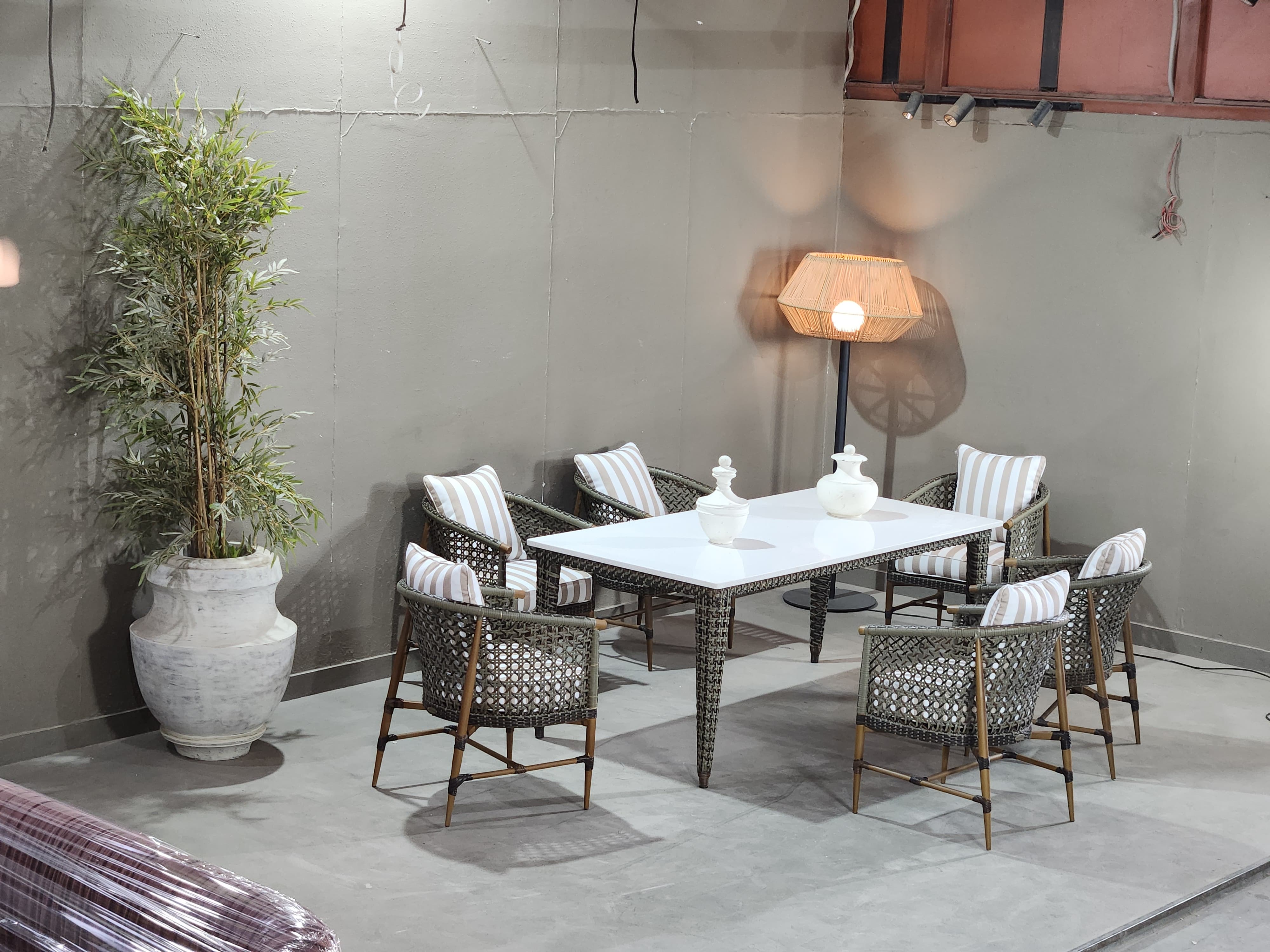 Bistro Luxe Table & Chair