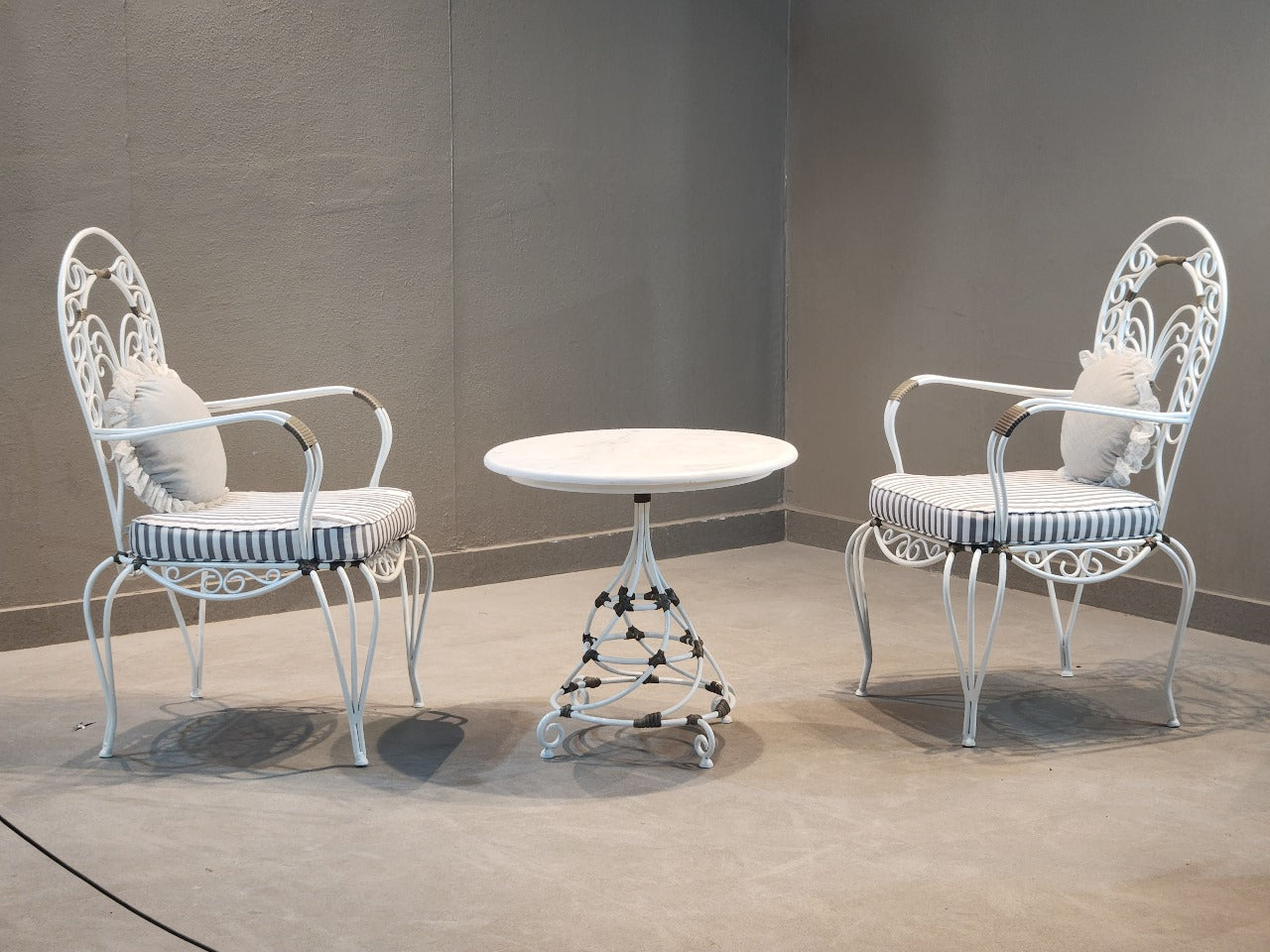Regal Garden Table and Chair