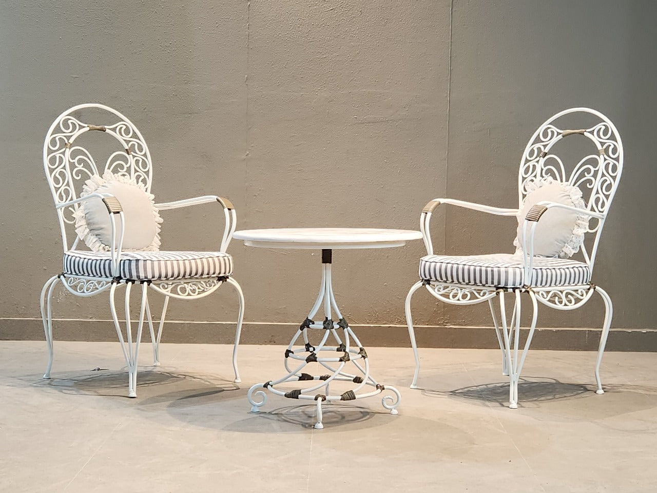 Regal Garden Table and Chair
