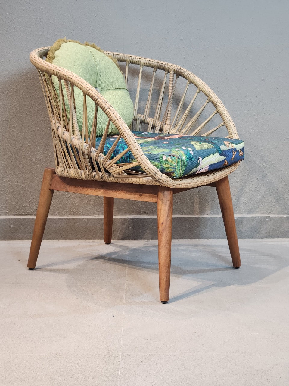 Sunburst Oval Luxe Table and Chairs
