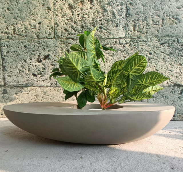 Navi Hemispheric Planter