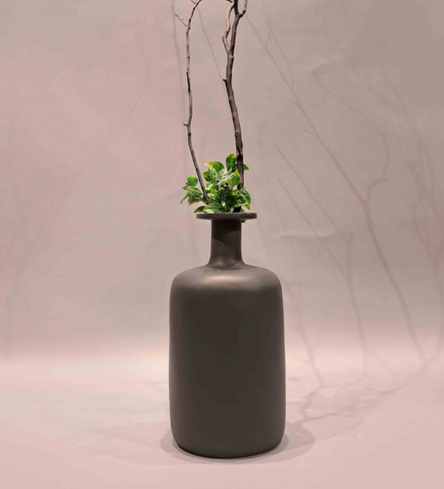 Velna Planter