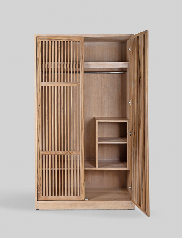 Aeris Wardrobe