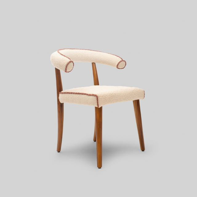 Mocha Mousse Bouclè Curva Chair