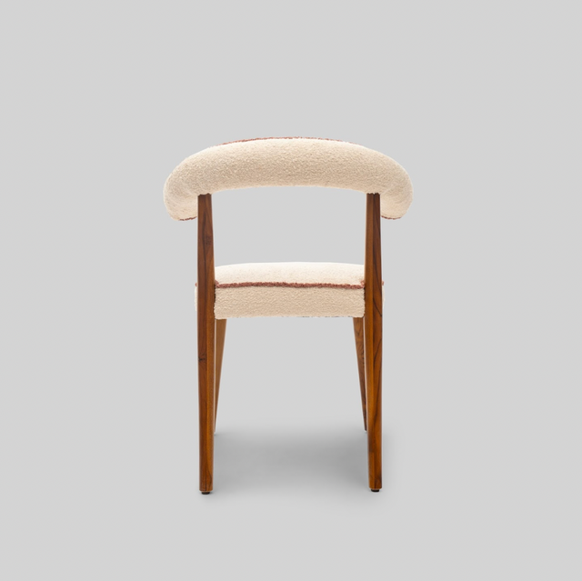 Mocha Mousse Bouclè Curva Chair