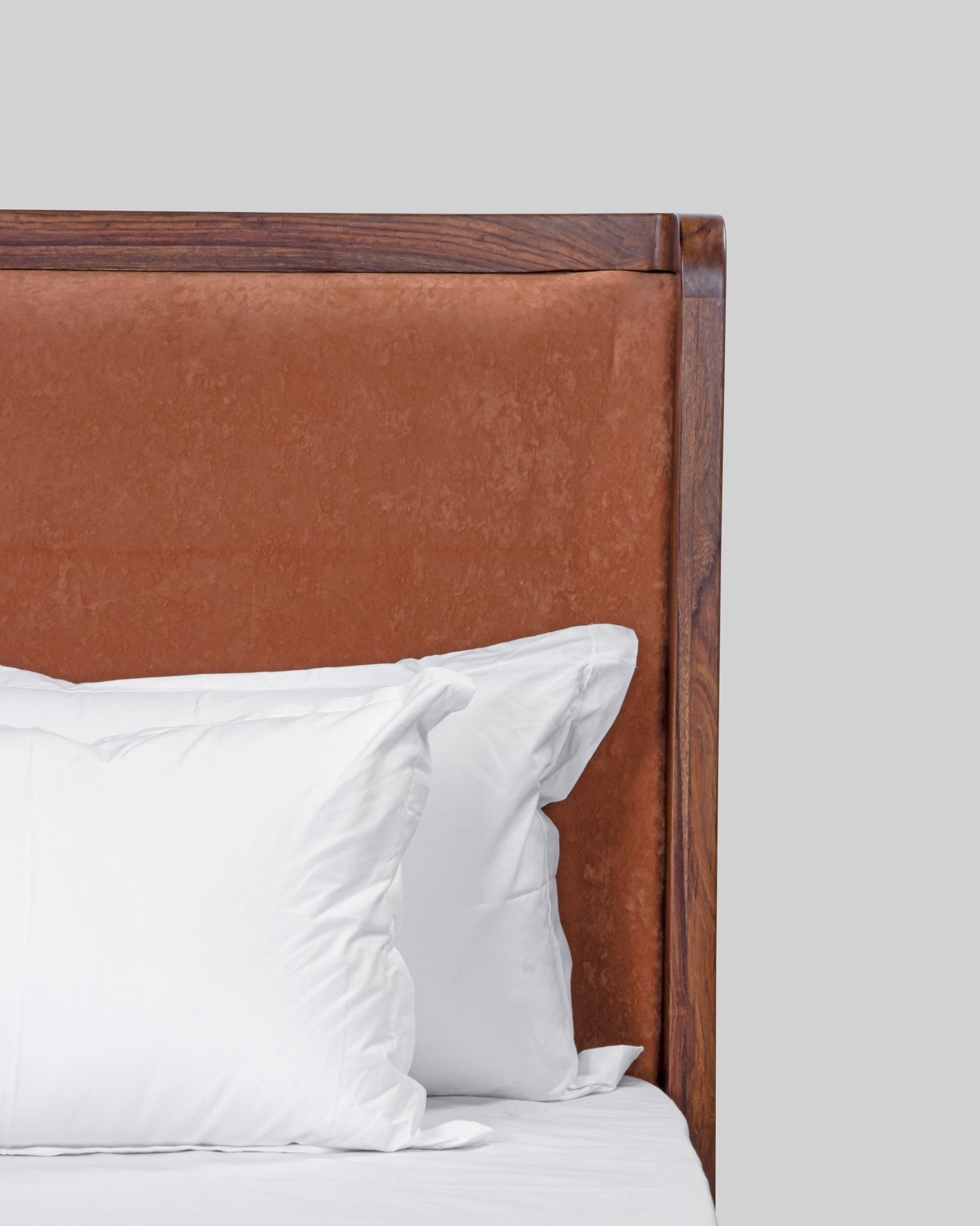 Āchi King Size Bed