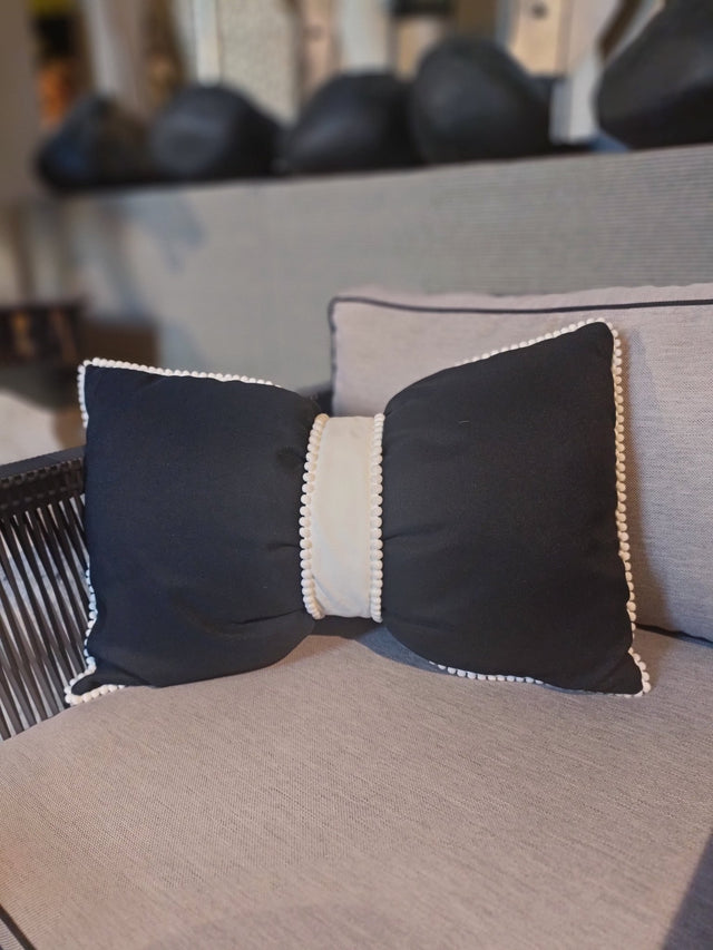 Timeless Contrast Cushion - Bareeki