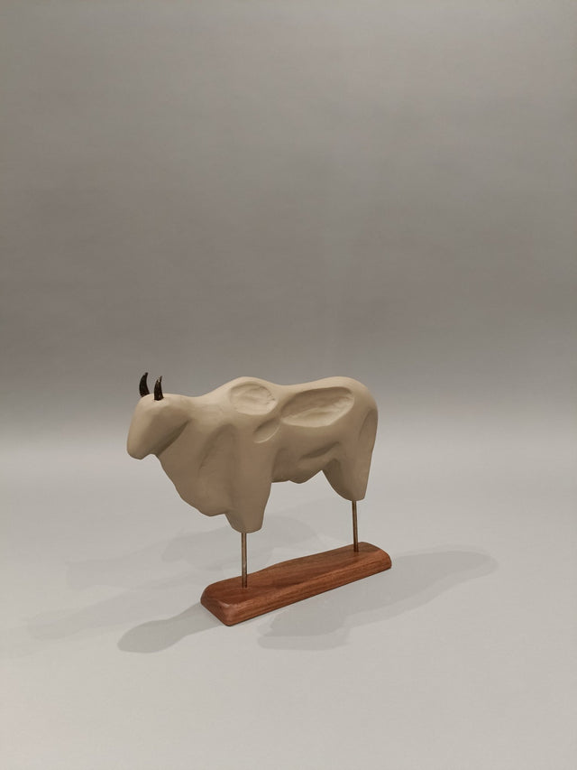 Vintage Bull Sculpture - Decor - Bareeki